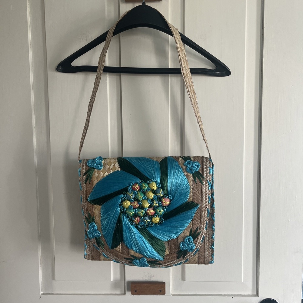 Vintage Handmade Straw Raffia Floral Shoulder Bag Embroidered Boho Purse